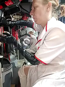 Snapshot of Caromimi18 chatting on 23, 9, 2025 Caromimi18 online show from 23, 9, 2025