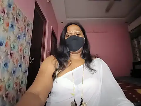 Snapshot of Meenakshy chatting on 17, 6, 2026 Meenakshy online show from 17, 6, 2026