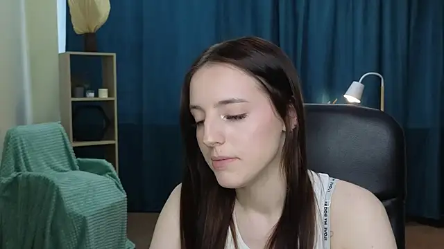 Snapshot of VidaInklebarger chatting on 4, 6, 2026 VidaInklebarger online show from 4, 6, 2026