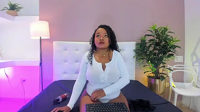 Snapshot of liahglow chatting on 6, 7, 2026 liahglow online show from 6, 7, 2026