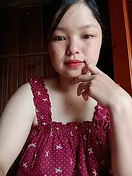 Snapshot of Linna-bae chatting on 15, 7, 2026 Linna-bae online show from 15, 7, 2026