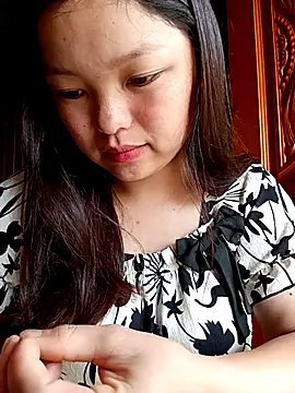 Snapshot of Linna-bae chatting on 10, 7, 2026 Linna-bae online show from 10, 7, 2026