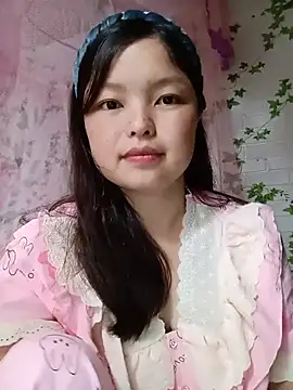 Snapshot of Linna-bae chatting on 1, 7, 2026 Linna-bae online show from 1, 7, 2026