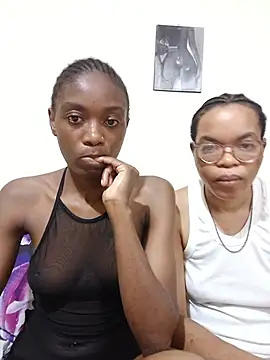 Snapshot of Sweet-Hennessy chatting on 16, 7, 2026 Sweet-Hennessy online show from 16, 7, 2026