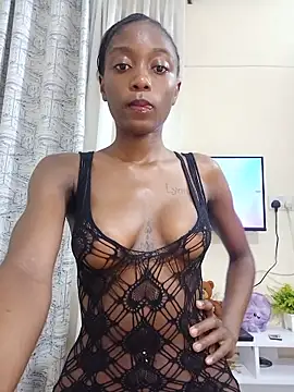 Snapshot of Sweet-Hennessy chatting on 12, 6, 2026 Sweet-Hennessy online show from 12, 6, 2026