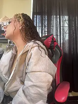 Snapshot of Joyce-fire chatting on 14, 6, 2026 Joyce-fire online show from 14, 6, 2026