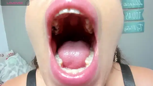 mikaela s3x online show from 11, 7, 2026