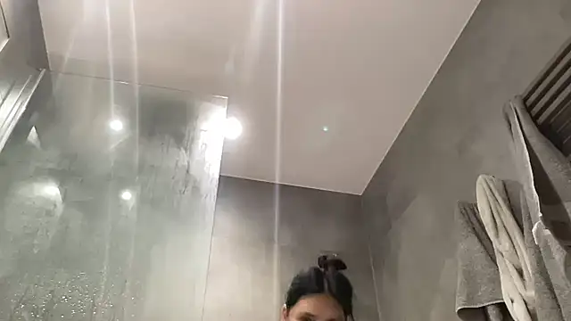 JadeLucy online show from 24, 6, 2026