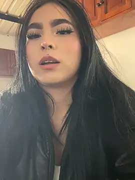 Snapshot of Sara_fernandez- chatting on 9, 6, 2026 Sara fernandez- online show from 9, 6, 2026