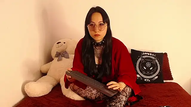 x lilith  online show from 4, 6, 2026