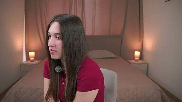 Snapshot of MeliaCusanelli chatting on 7, 6, 2026 MeliaCusanelli online show from 7, 6, 2026