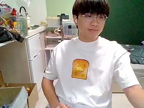 Snapshot of Yang_571 chatting on 9, 7, 2026 Yang 571 online show from 9, 7, 2026