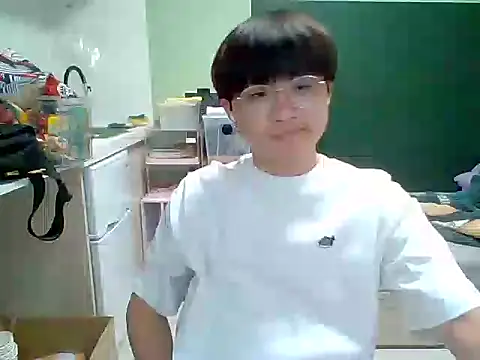 Snapshot of Yang_571 chatting on 7, 7, 2026 Yang 571 online show from 7, 7, 2026