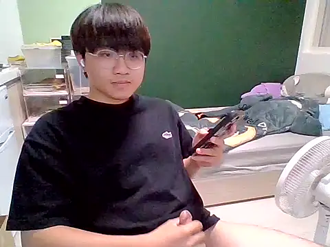 Snapshot of Yang_571 chatting on 10, 7, 2026 Yang 571 online show from 10, 7, 2026