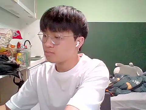 Snapshot of Yang_571 chatting on 10, 6, 2026 Yang 571 online show from 10, 6, 2026
