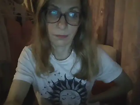 Snapshot of Aphrodity_Roxx chatting on 20, 6, 2026 Aphrodity Roxx online show from 20, 6, 2026