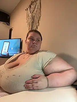 Snapshot of chubbyqueenbb chatting on 4, 6, 2026 chubbyqueenbb online show from 4, 6, 2026