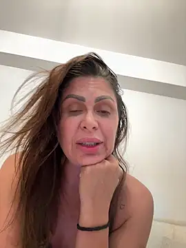 Snapshot of Evelyn_Anya chatting on 9, 6, 2026 Evelyn Anya online show from 9, 6, 2026