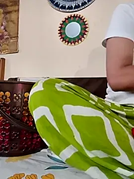 Snapshot of Romantic_riya_06 chatting on 19, 7, 2026 Romantic riya 06 online show from 19, 7, 2026