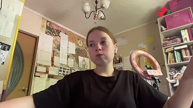 Snapshot of Aileyn chatting on 15, 7, 2026 Aileyn online show from 15, 7, 2026