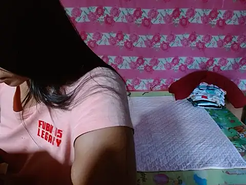 Itsme Foxy Shantale online show from 5, 7, 2026