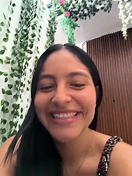 Snapshot of SophiCastro09_ chatting on 12, 6, 2026 SophiCastro09 online show from 12, 6, 2026