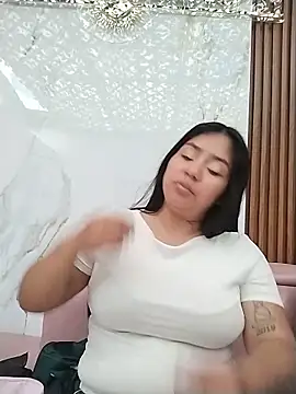 Amber Herrera online show from 10, 6, 2026