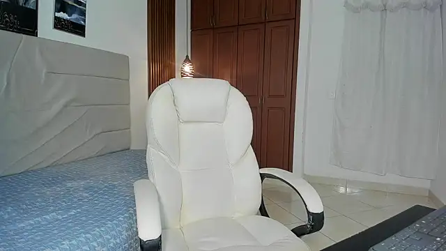 Snapshot of lia_monroe1 chatting on 29, 7, 2026 lia monroe1 online show from 29, 7, 2026