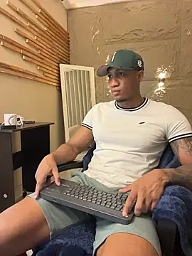 Snapshot of LoganVarela chatting on 13, 7, 2026 LoganVarela online show from 13, 7, 2026