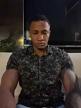 Snapshot of LoganVarela chatting on 3, 7, 2026 LoganVarela online show from 3, 7, 2026
