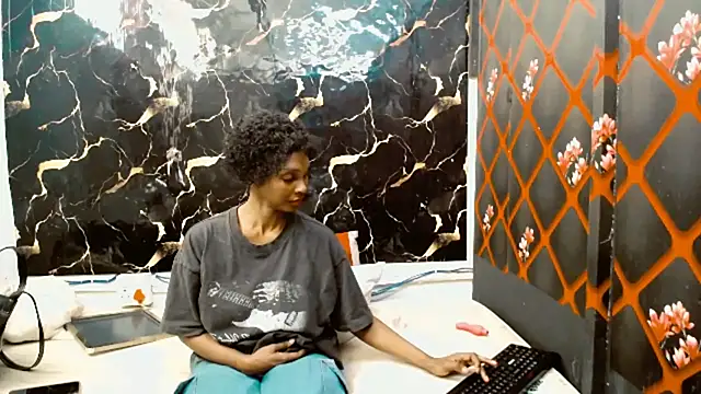 Snapshot of Caramelminxx_ chatting on 7, 7, 2026 Caramelminxx online show from 7, 7, 2026