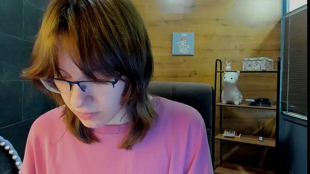 Snapshot of KristennMartin chatting on 12, 6, 2026 KristennMartin online show from 12, 6, 2026