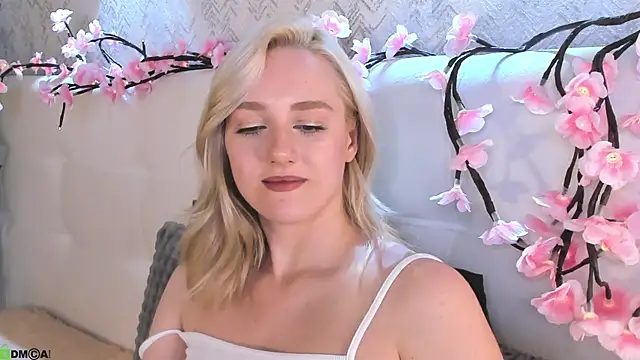 Chloe-Deccer online show from 25, 6, 2026
