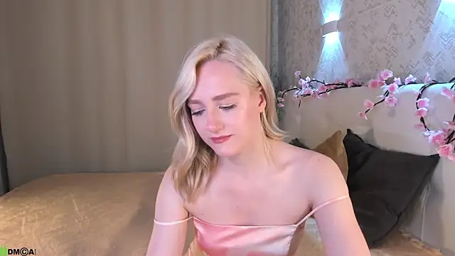 Chloe-Deccer online show from 25, 6, 2026