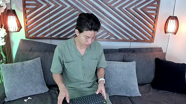 Snapshot of LevinFox chatting on 23, 7, 2026 LevinFox online show from 23, 7, 2026