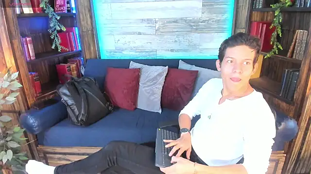 Snapshot of LevinFox chatting on 21, 6, 2026 LevinFox online show from 21, 6, 2026