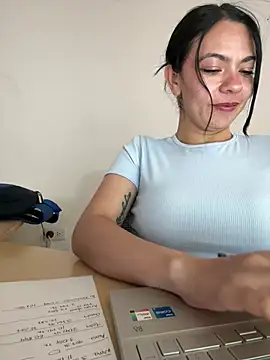 vanellopeFoxx online show from 17, 7, 2026
