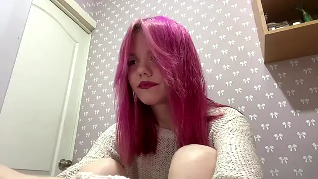 Snapshot of Linecutie chatting on 4, 7, 2026 Linecutie online show from 4, 7, 2026