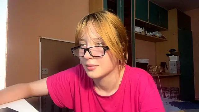 Snapshot of Mowhlntime chatting on 13, 6, 2026 Mowhlntime online show from 13, 6, 2026