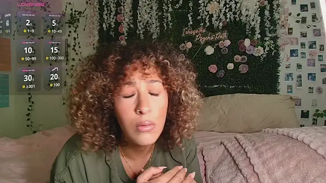 LyraCovee online show from 21, 7, 2026