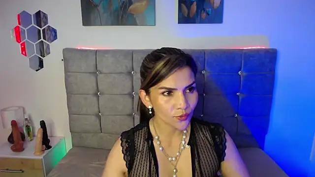 Snapshot of lilith_luxx chatting on 9, 7, 2026 lilith luxx online show from 9, 7, 2026