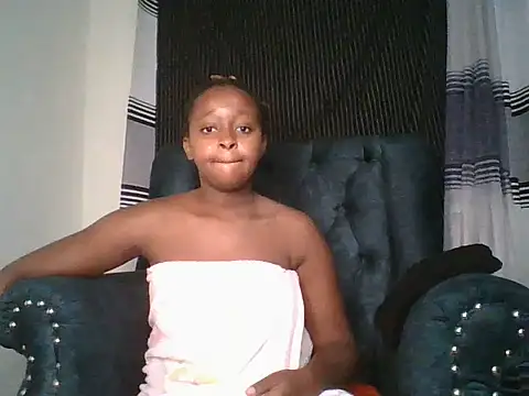 Snapshot of Ellah_simone chatting on 17, 6, 2026 Ellah simone online show from 17, 6, 2026
