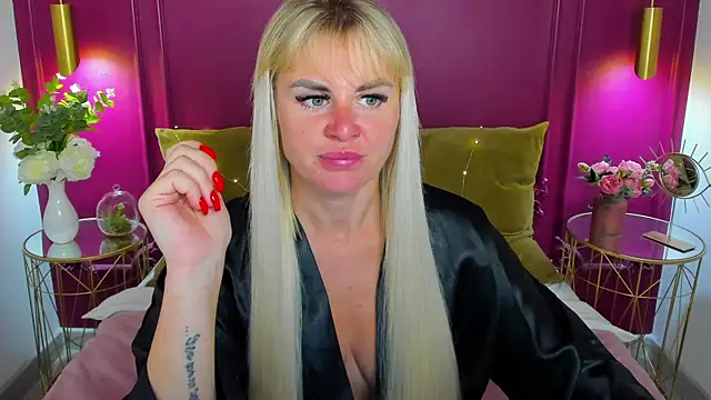 LilyDav online show from 9, 7, 2026