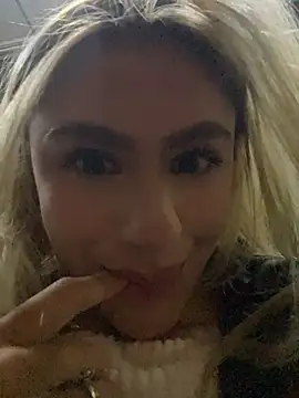 Snapshot of Lia-firee chatting on 15, 7, 2026 Lia-firee online show from 15, 7, 2026