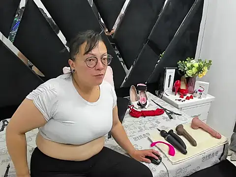 Susana Flame online show from 11, 7, 2026