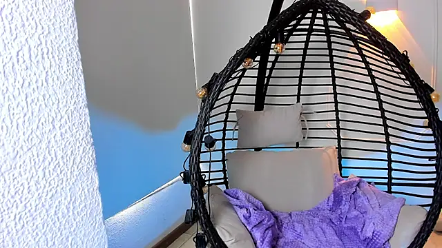 Snapshot of FreckleDoll chatting on 10, 7, 2026 FreckleDoll online show from 10, 7, 2026