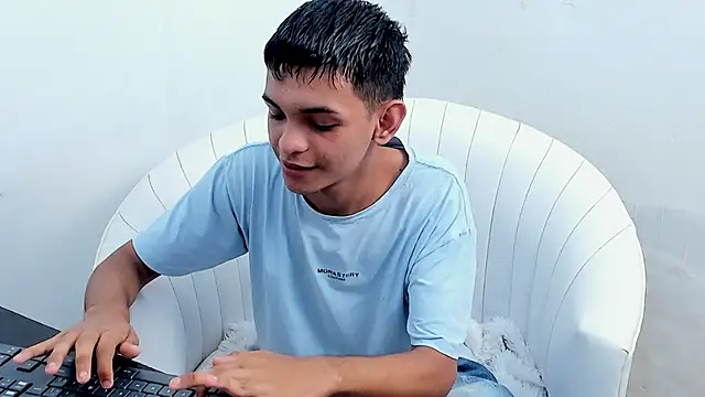 littlecum18 online show from 8, 6, 2026