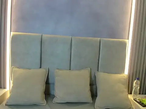 Snapshot of LunaAura chatting on 15, 6, 2026 LunaAura online show from 15, 6, 2026