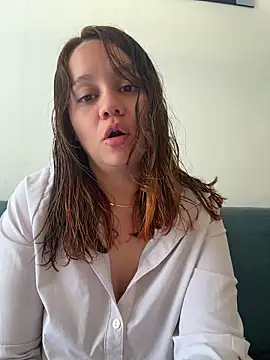 Emma Jonas online show from 27, 7, 2026