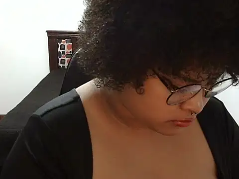 Snapshot of Lolacurly69 chatting on 16, 6, 2026 Lolacurly69 online show from 16, 6, 2026